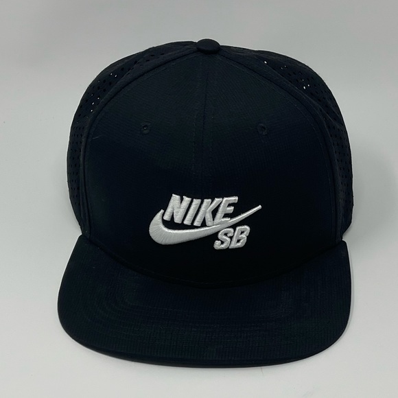 🆕NIke SB SnapBack Adjustable Hat